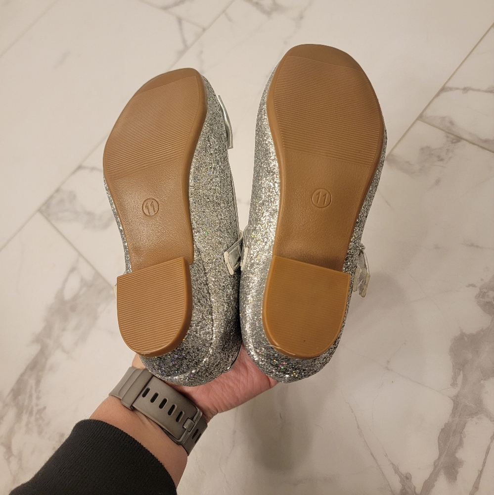 Toddler dress shoes. Silver sparkle. Slight heel! - Picture 4 of 5